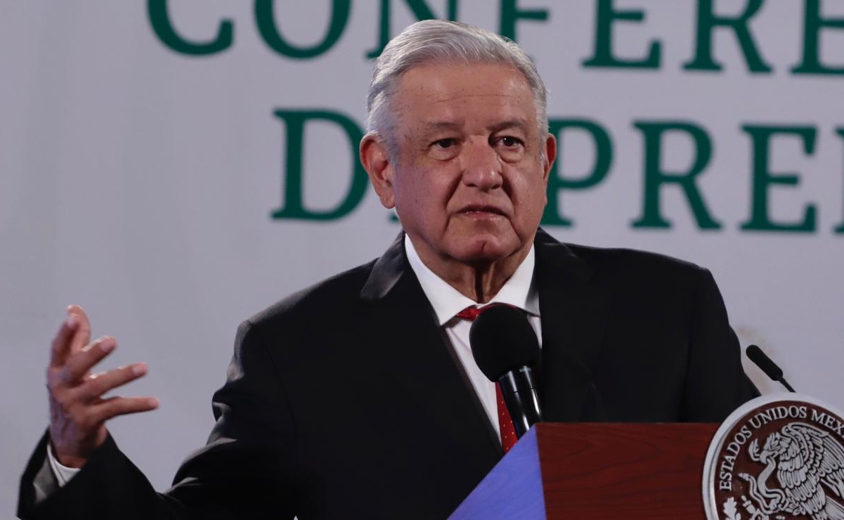 AMLO advierte sobre policías comunitarios que entrenan menores: "con los niños, no"