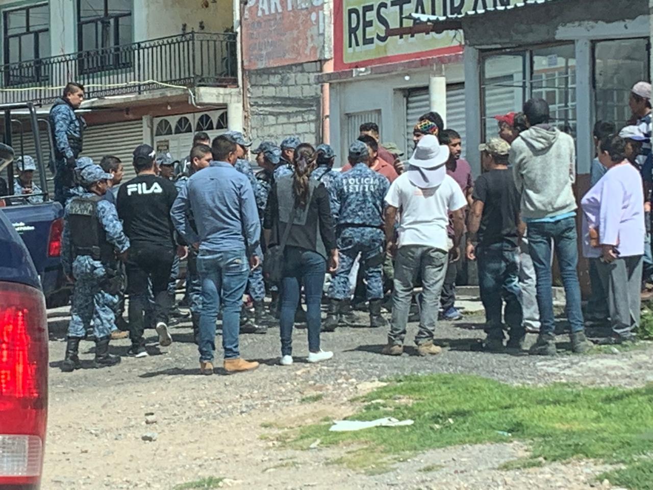 Pobladores agreden a policías en operativo contra robo de combustible en Hidalgo