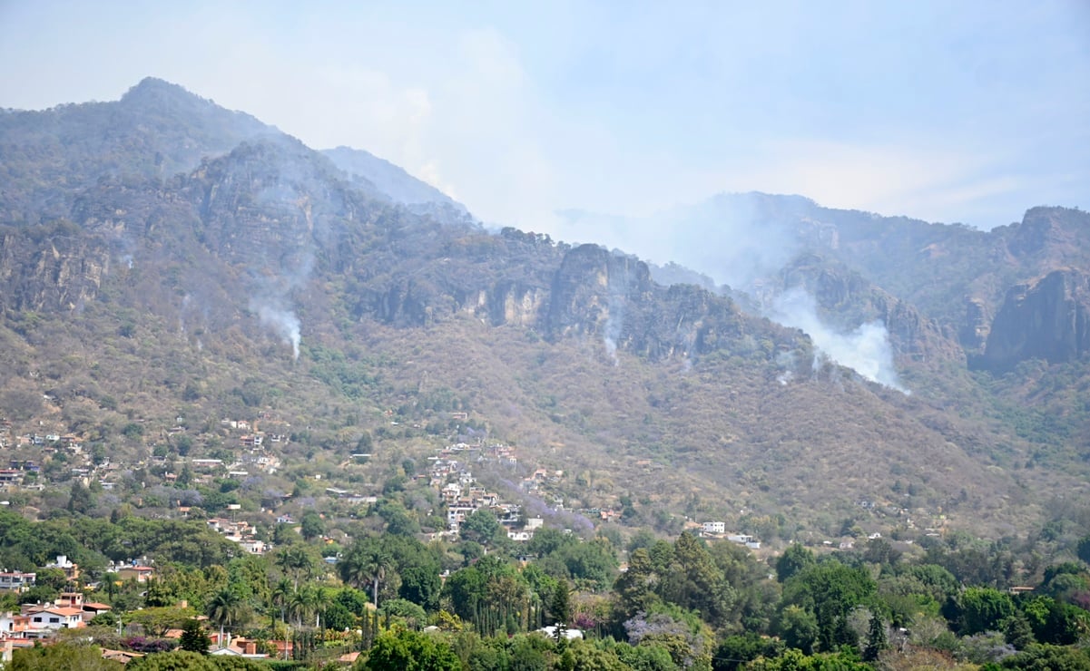 Asegura Conafor que no se usaron contrafuegos en combate a incendio en cerro de Tepoztlán