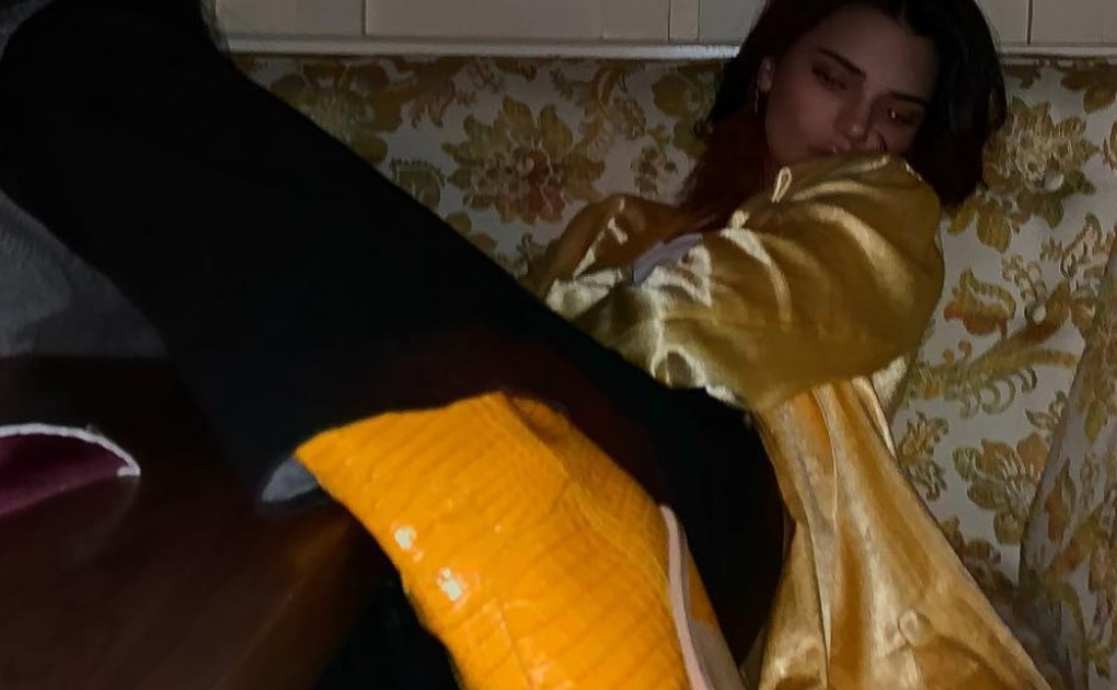 ¿Cuánto cuestan las botas amarillas de Kendall Jenner?