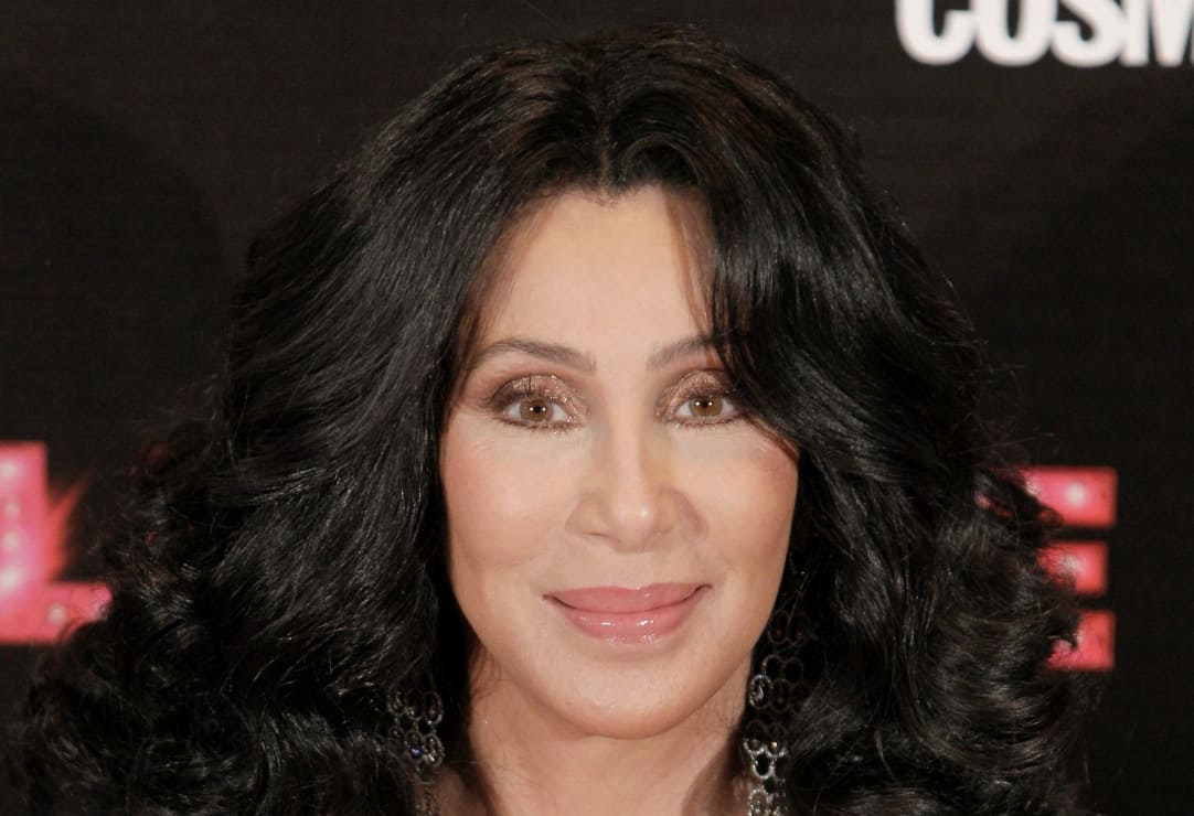 Cher hace polémica confesión sobre su preferencia por hombres menores: “Los de mi edad ya están muertos”