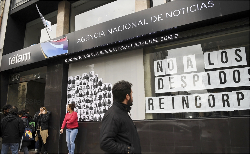 Periodistas realizan protesta nacional en Argentina por despidos en Télam