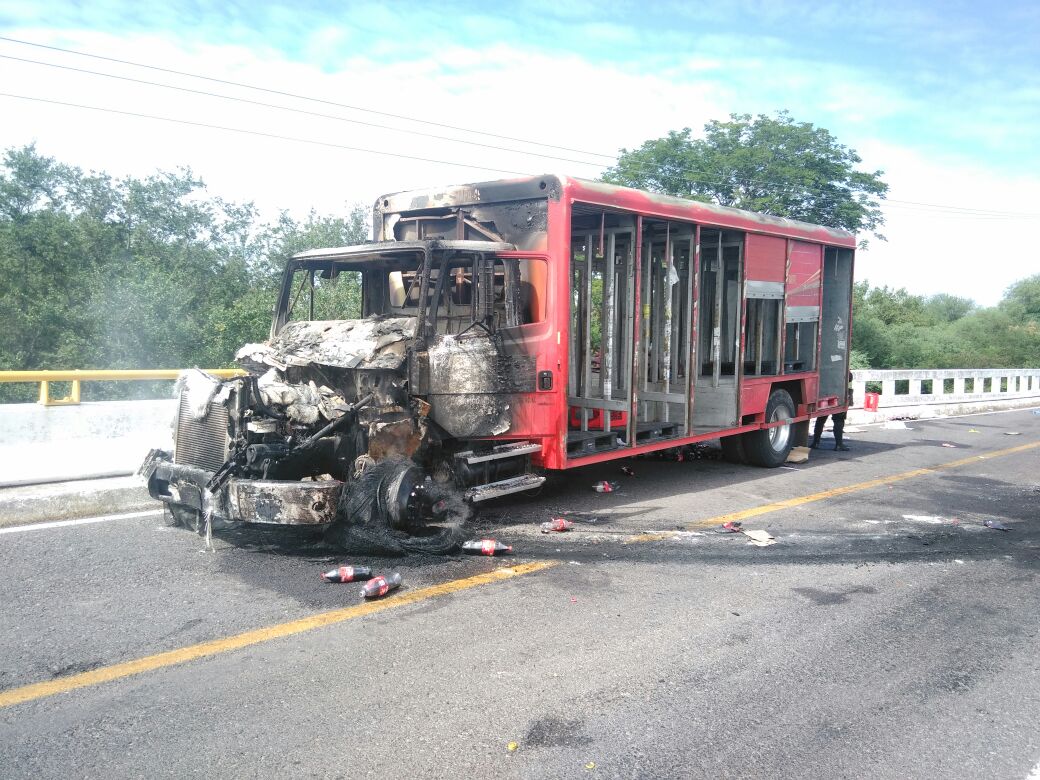 Reportan enfrentamiento y quema de vehículo en Michoacán