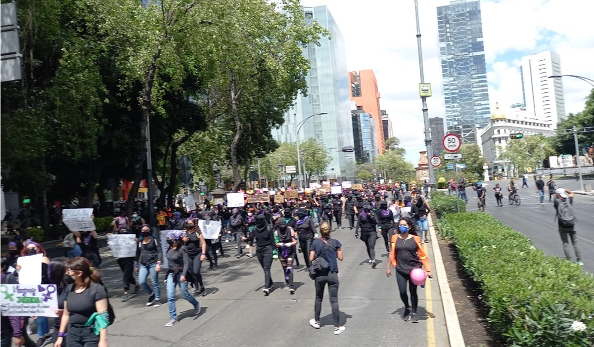 Marchan mujeres en CDMX por feminicidio de Victoria Salazar en Tulum