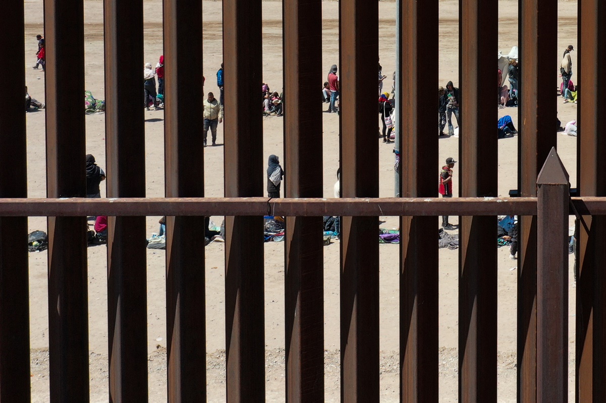 Hallan ocho cuerpos en la frontera con El Paso, lo atribuyen a guerra entre cárteles