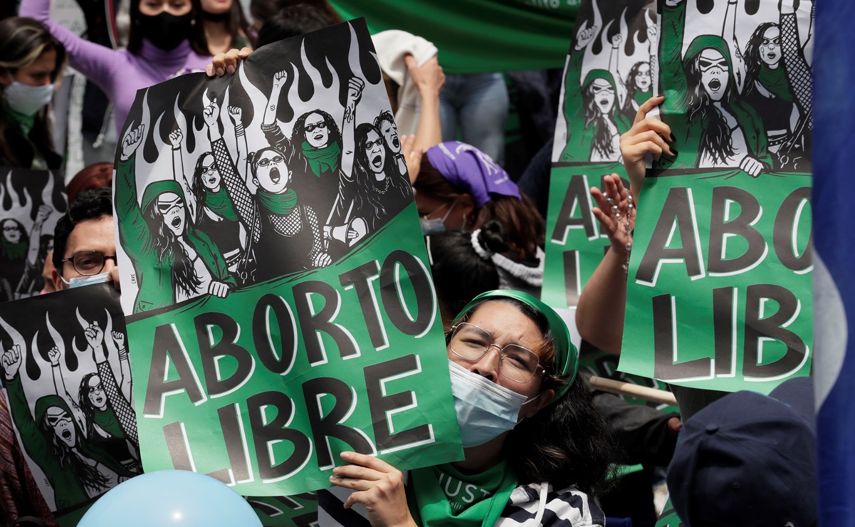 La "ola verde" del aborto toma Latinoámerica mientras retrocede en Estados Unidos