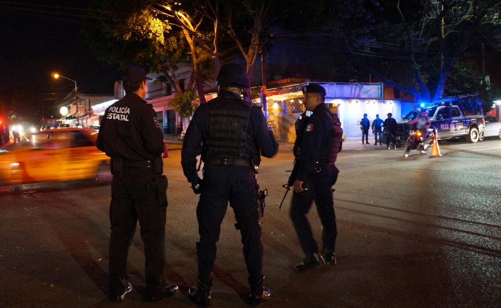 Cliente le rocía gasolina y prende fuego a mujer en Oaxaca