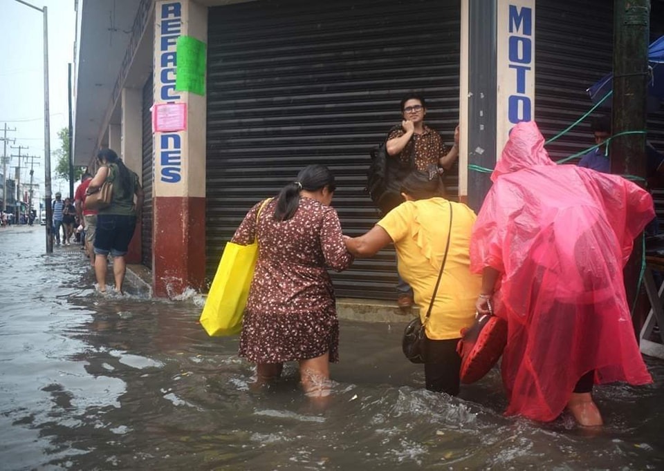 Reportan fuertes lluvias en municipios de Yucatán y Campeche