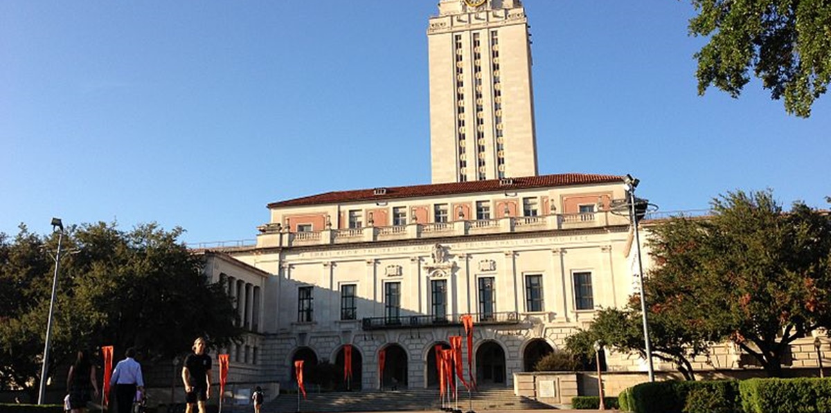 ¿Cuánto cuesta estudiar en la Universidad de Texas en Austin?