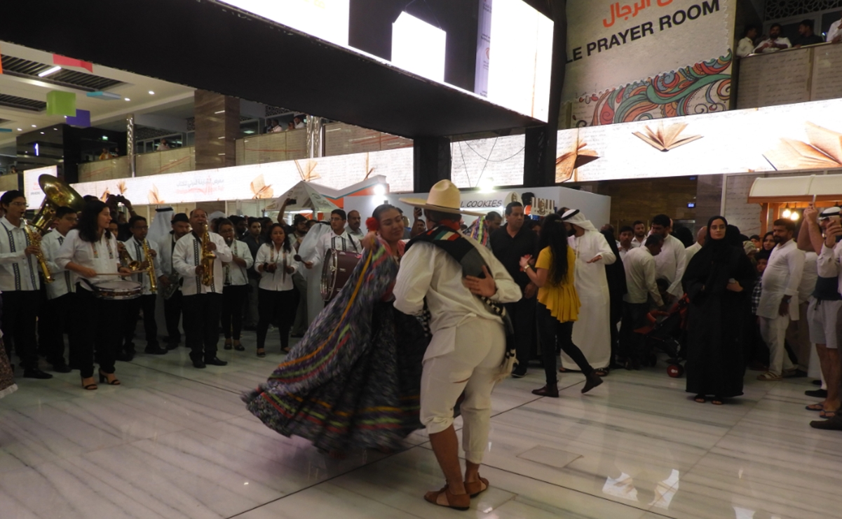 Ballet de Oaxaca vence dengue y roba escena en la feria del libro de Sharjah