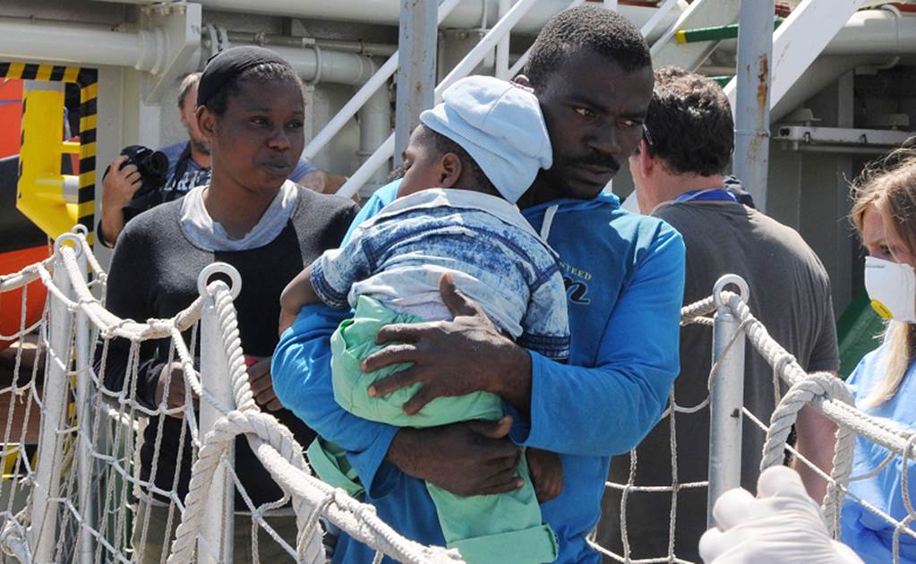 Rescatan a 4 mil 400 migrantes cerca de Libia