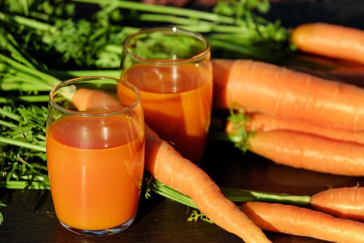 5 razones para tomar diario jugo de zanahoria
