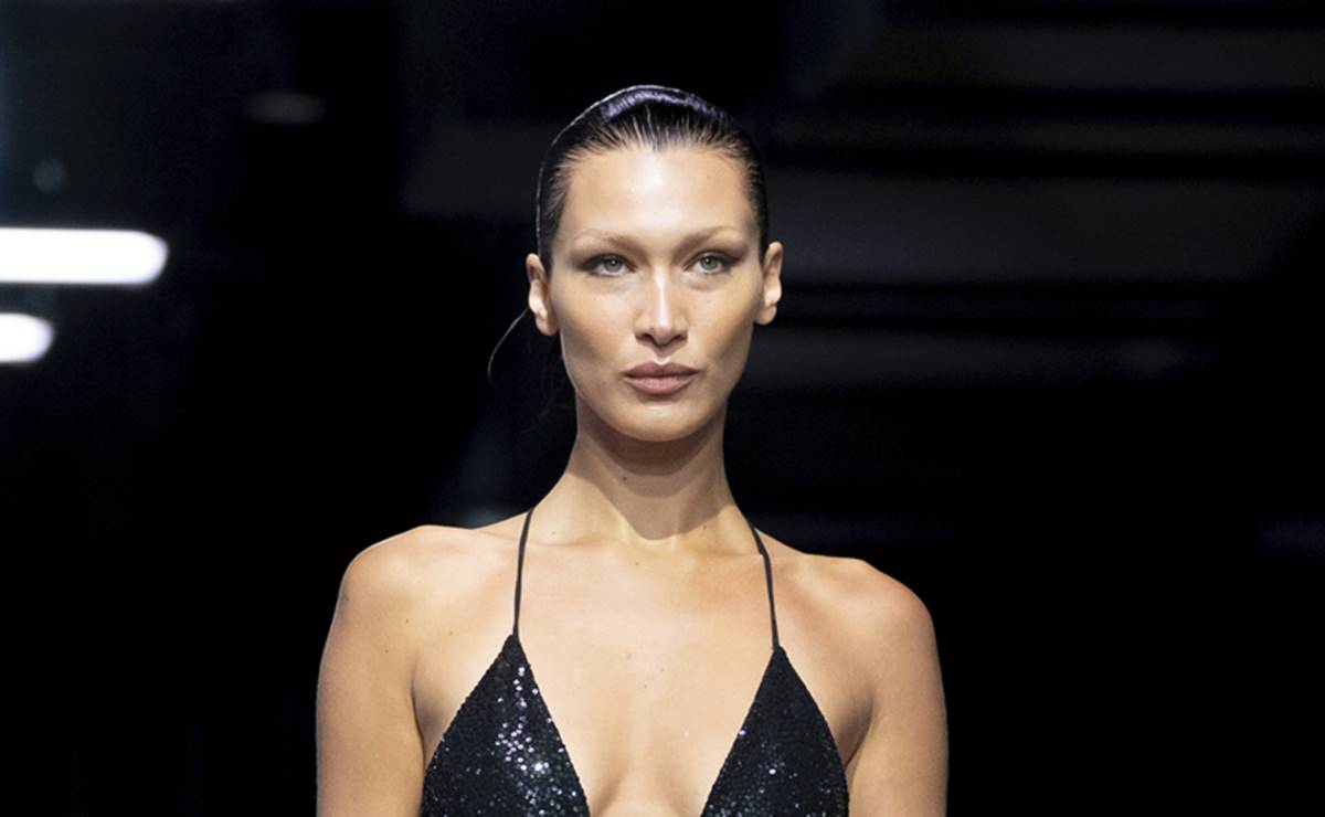 Bella Hadid acapara miradas con vestido de escote profundo en Nueva York