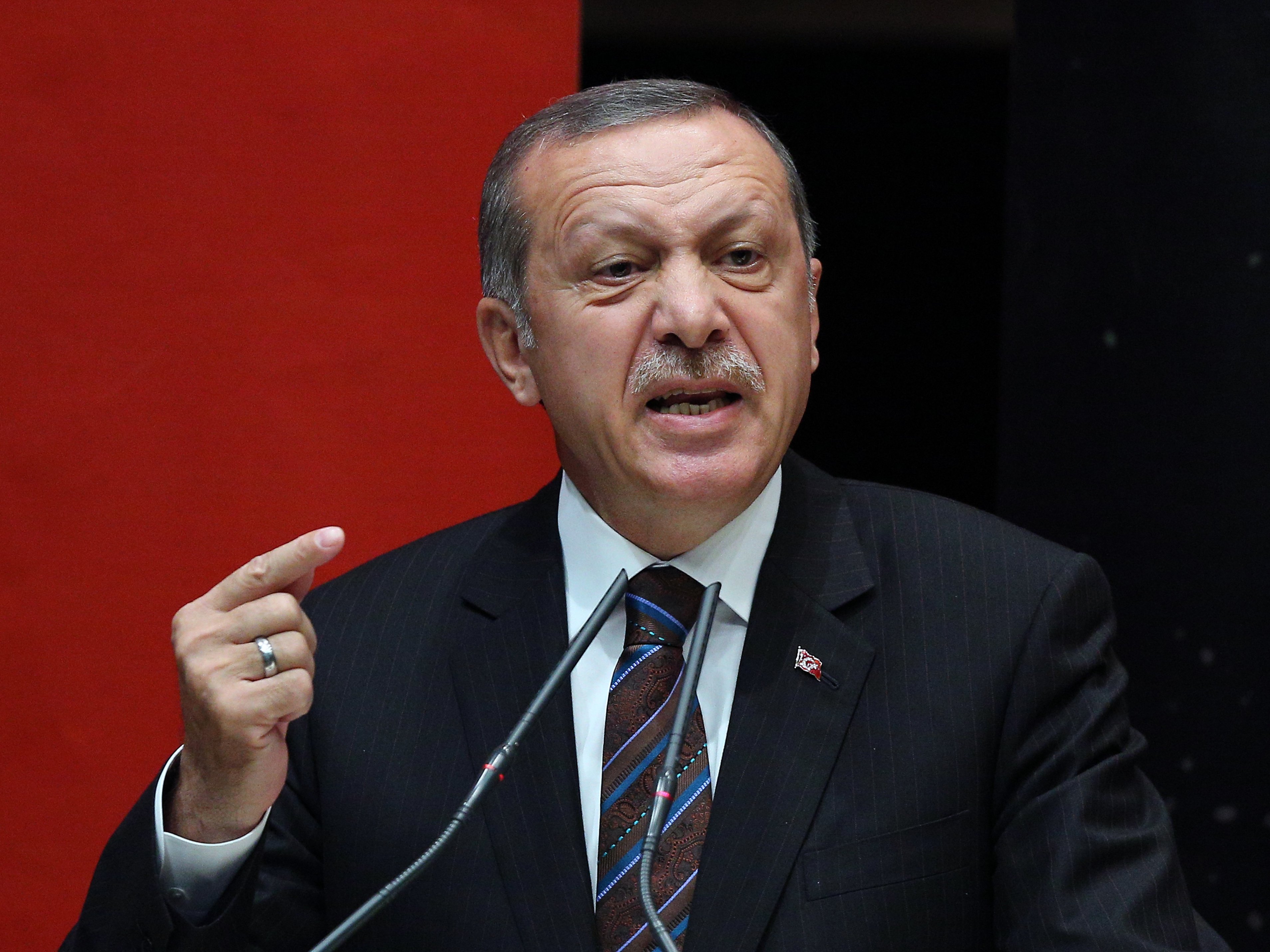 Turquía: Erdogan acusa a Holanda de terrorismo de Estado y de ser perversa