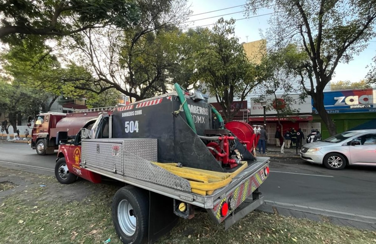 Bomberos controlan conato de incendio en tienda de abarrotes en Iztacalco 
