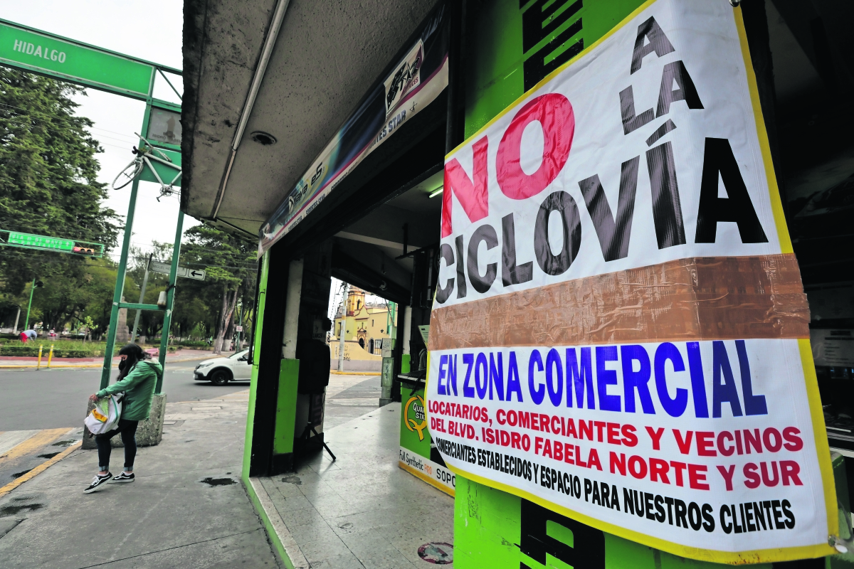 Locatarios se amparan contra ciclovía en Toluca