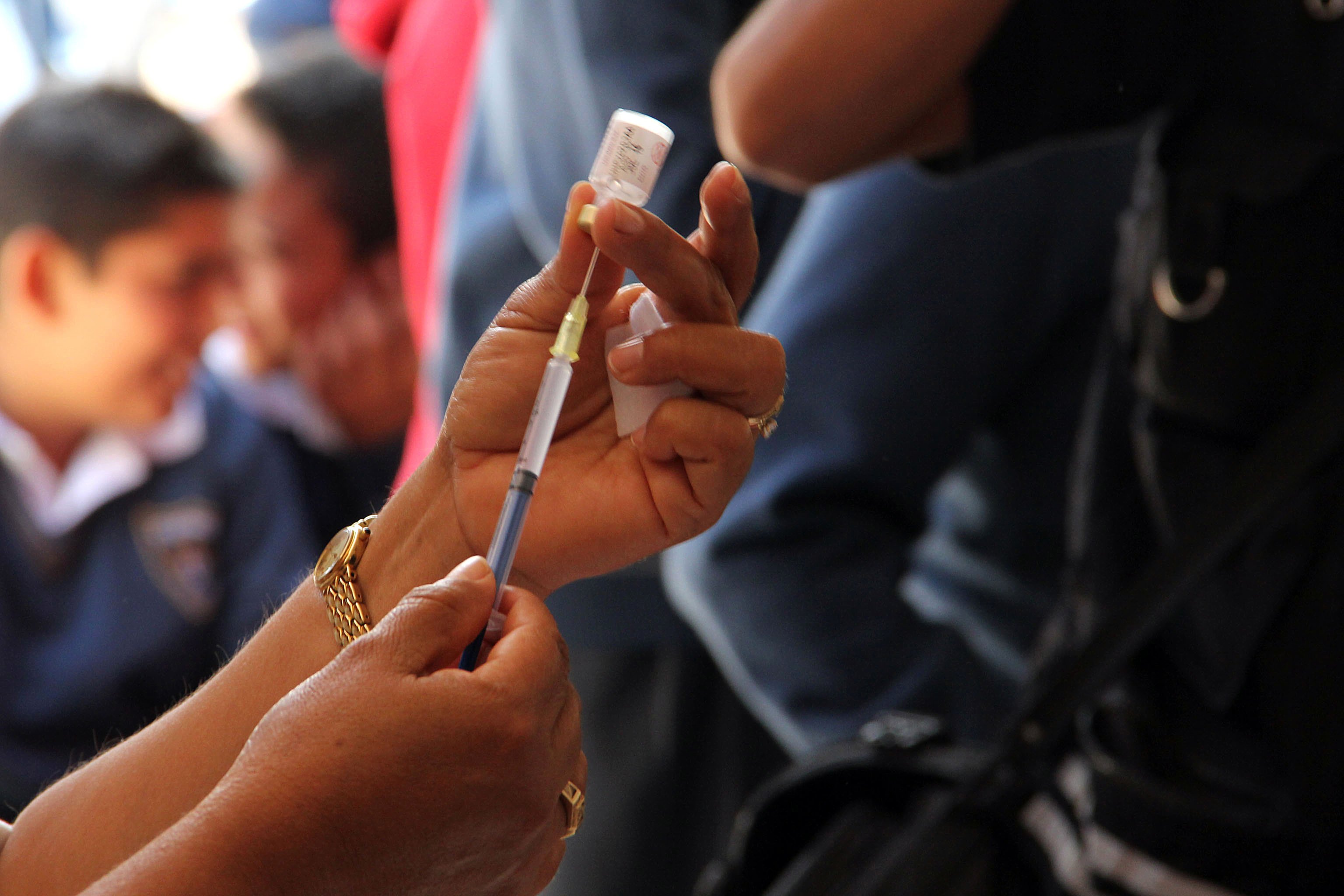 ISSSTE arranca campaña de vacunación contra influenza