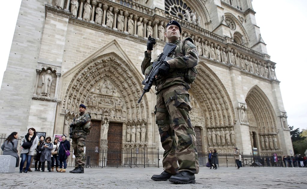 París: Policía blinda la catedral de Notre Dame 