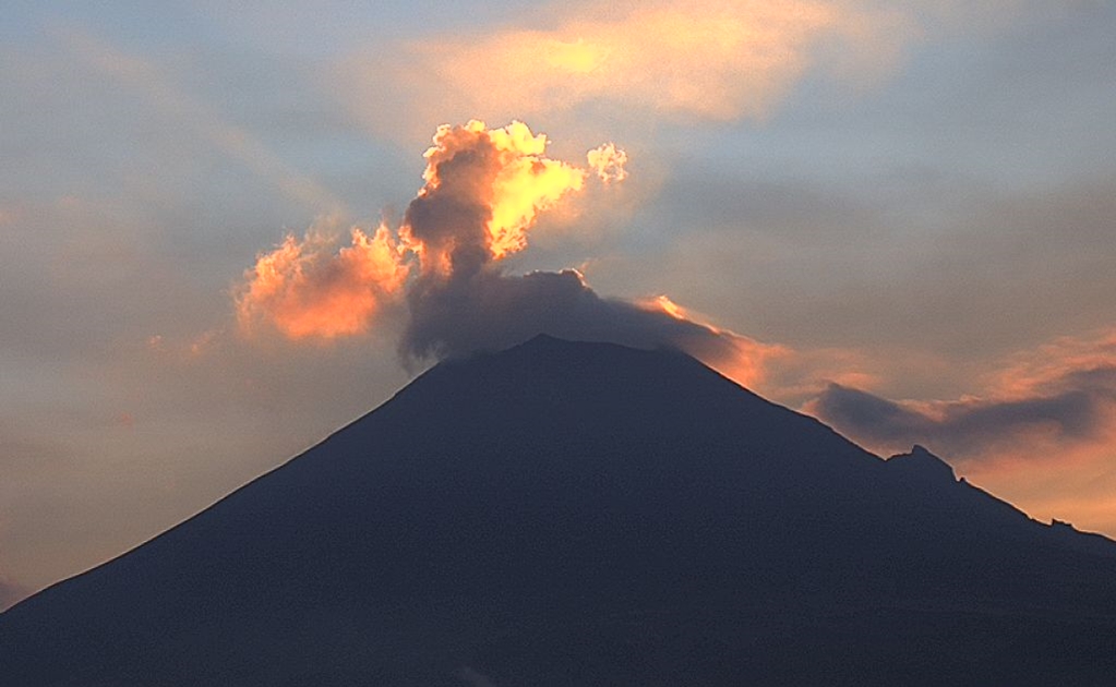 Explosiones del volcán Popocatépetl durante los primeros días de octubre