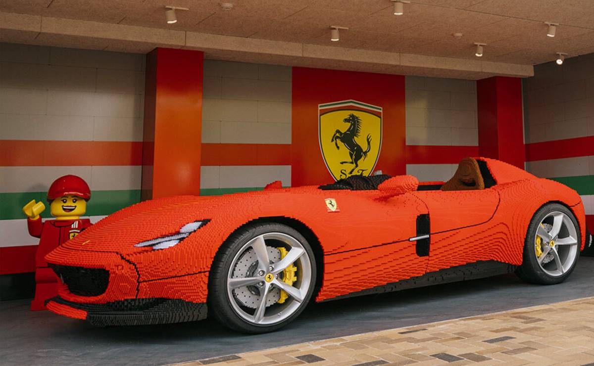 Así es el Ferrari Monza SP1 de escala real hecho con Lego