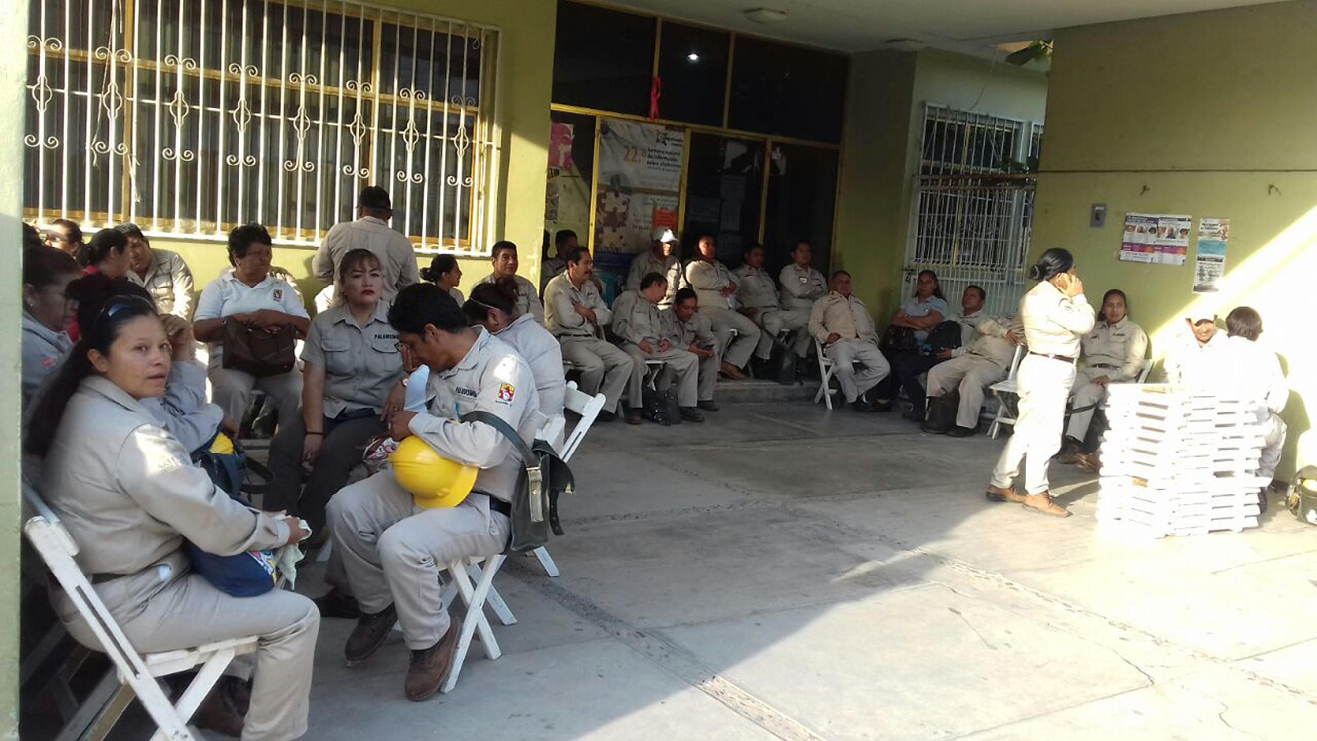 Trabajadores de Salud realizan paro de labores en Oaxaca