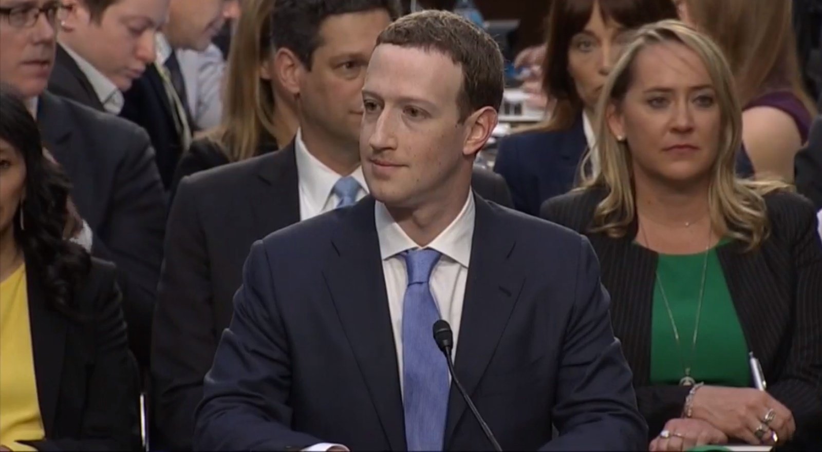 Mark Zuckerberg declara ante el Capitolio sobre la filtración de datos