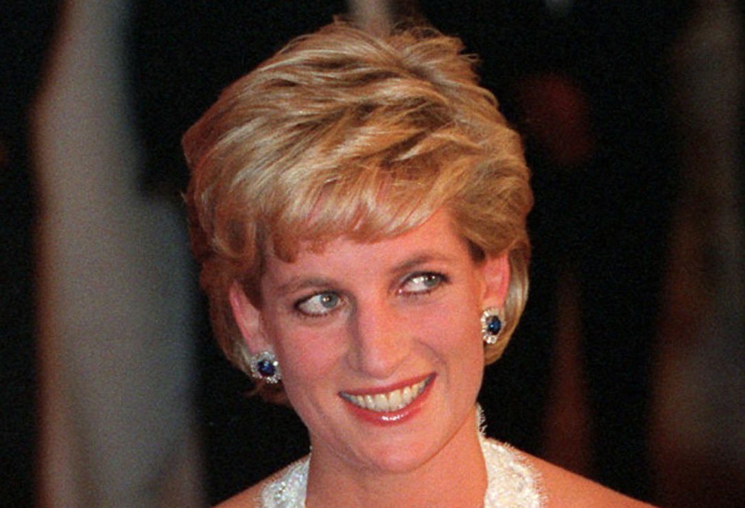 Subastan las joyas que la princesa Diana usó pocos días antes de morir