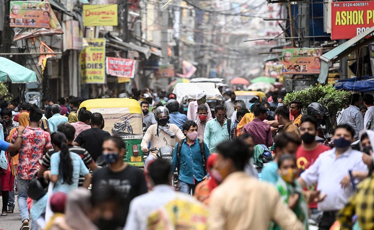 Nueva Delhi inicia reapertura de tiendas y restaurantes por disminución de casos de Covid