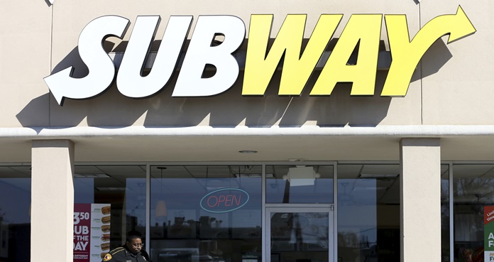 Despiden a gerente de Subway por no querer “personas negras” en tienda de Texas
