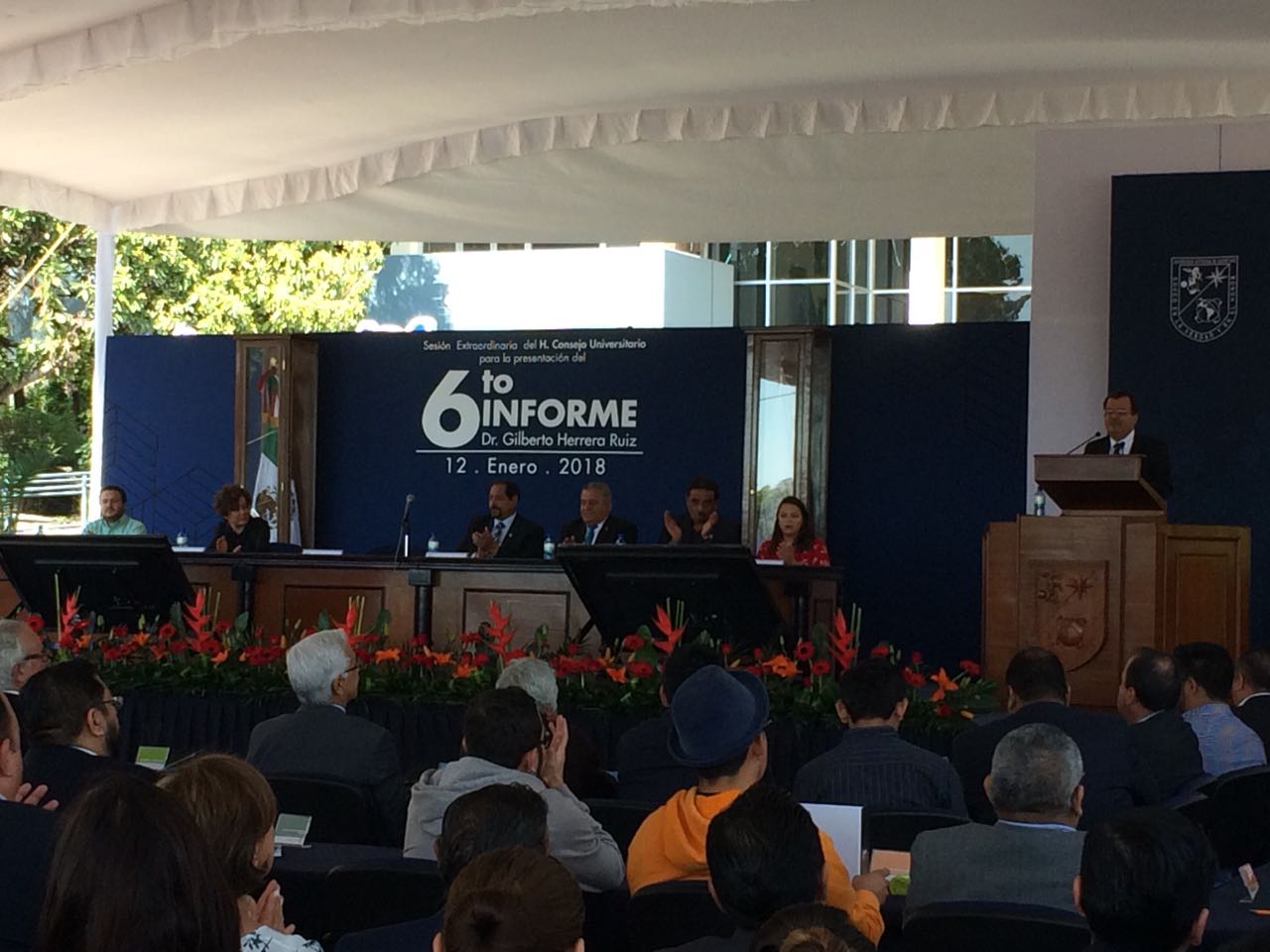 #Avance Presenta rector de la UAQ último informe de actividades   