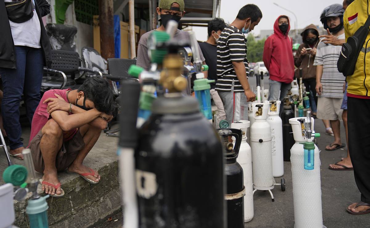 En el peor pico de la pandemia por Covid-19, Indonesia sufre por oxígeno