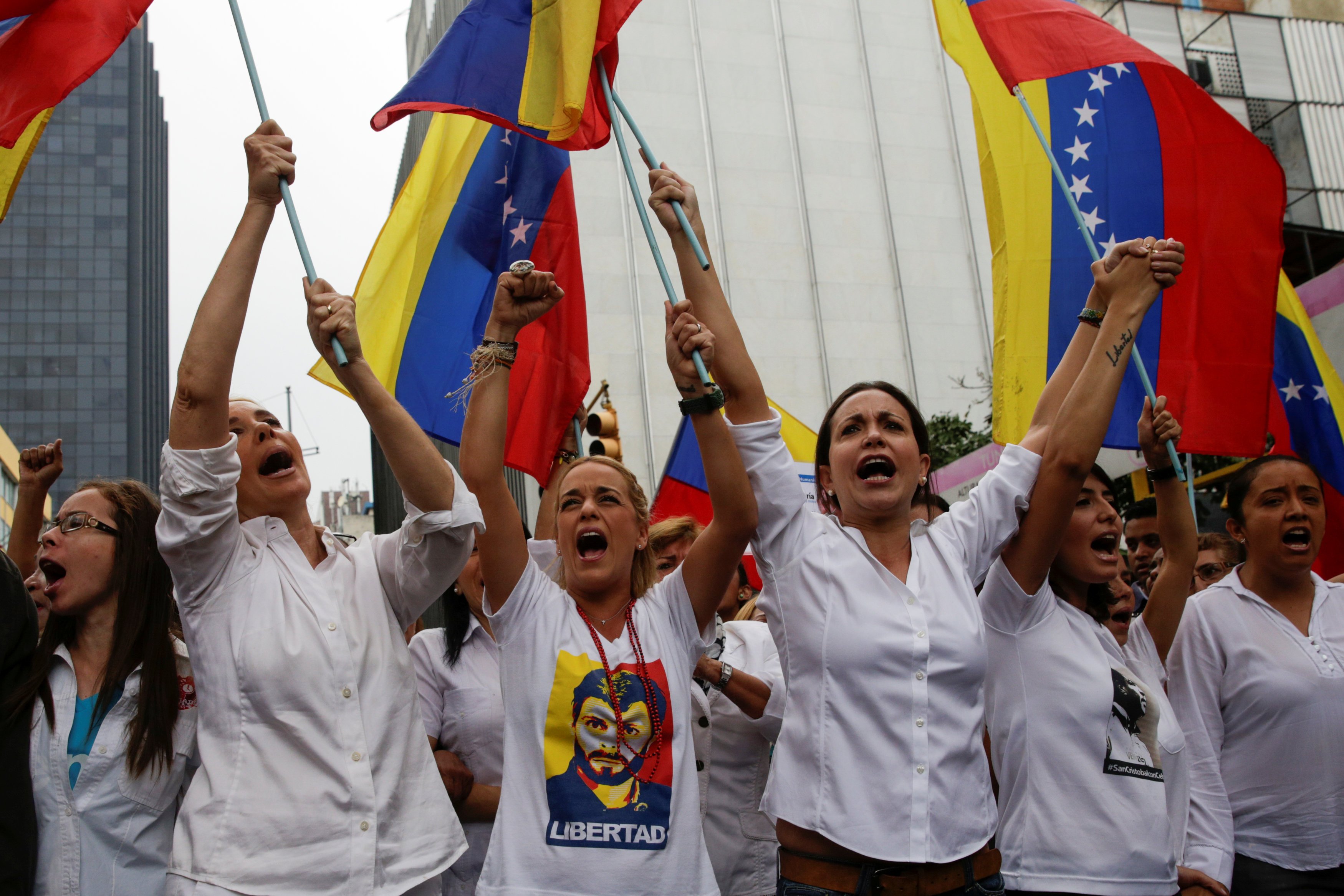 Intento de impedir revocatorio a Maduro es "golpe" a Constitución: Tintori