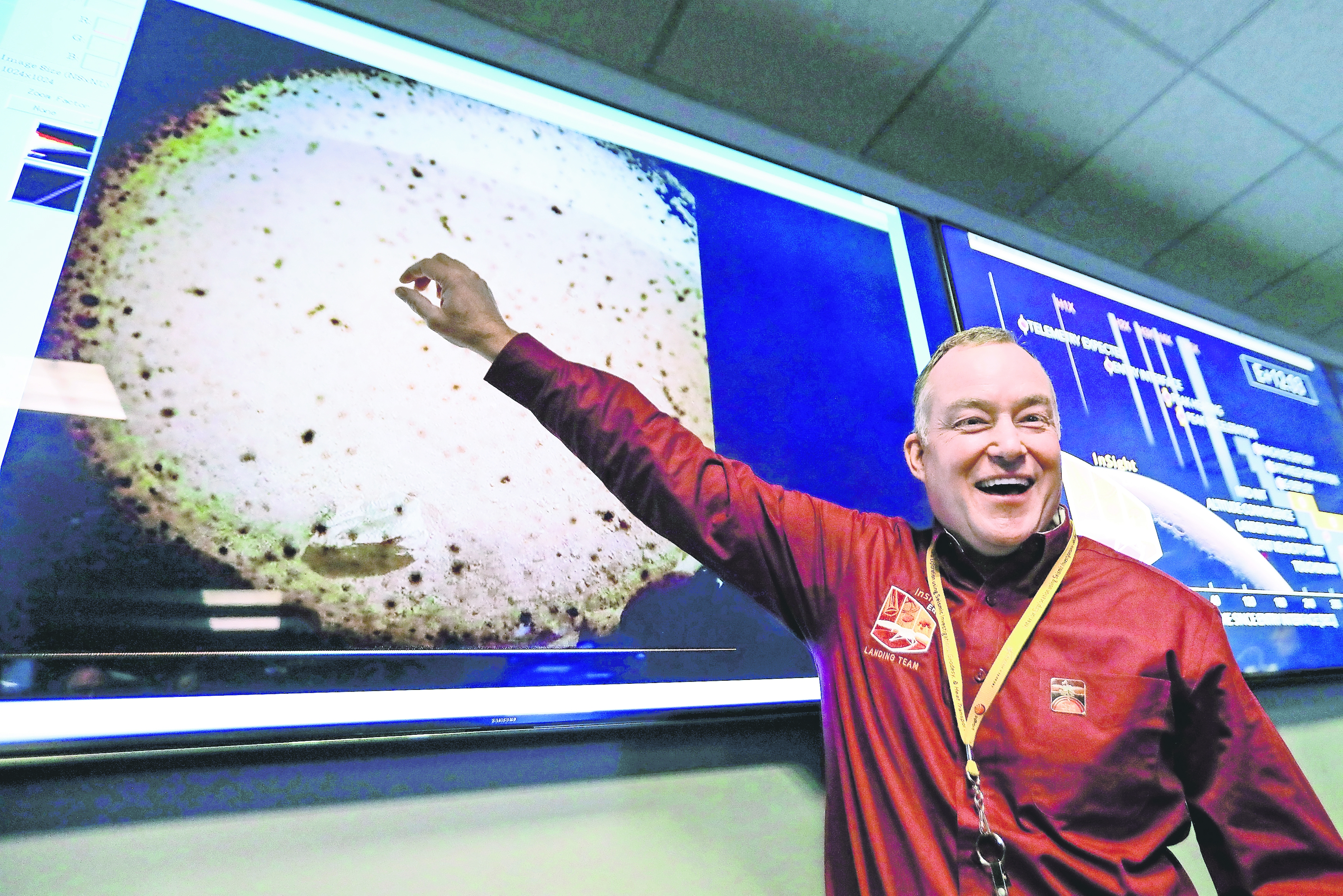 Sonda InSight aterriza y envía su primera foto desde Marte