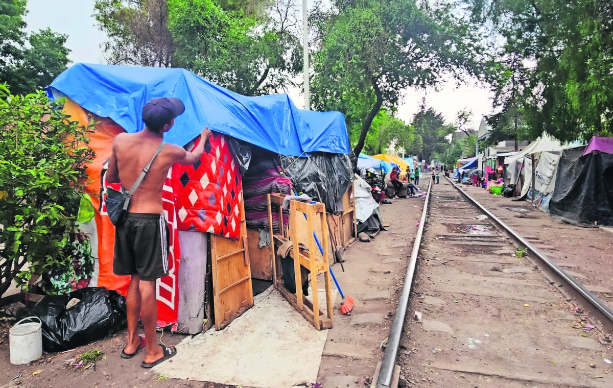 Vecinos impulsan frente para reubicar a grupos de migrantes