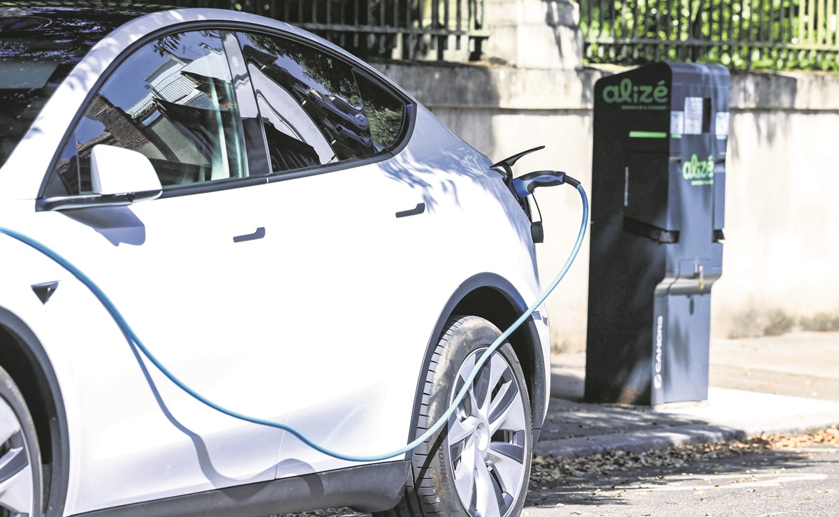 Buscan que 50% de autos nuevos sean eléctricos en 2030