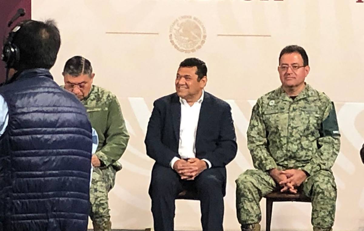 La sonrisa de May en Palacio Nacional