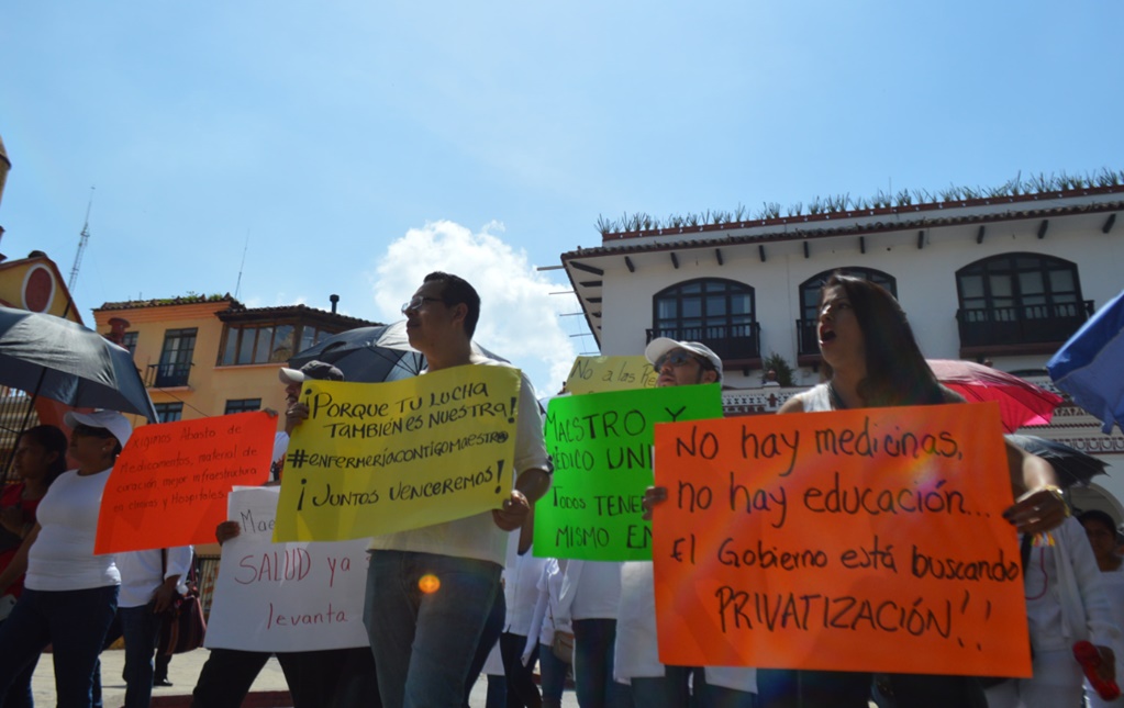 Protestan trabajadores de salud en Chiapas