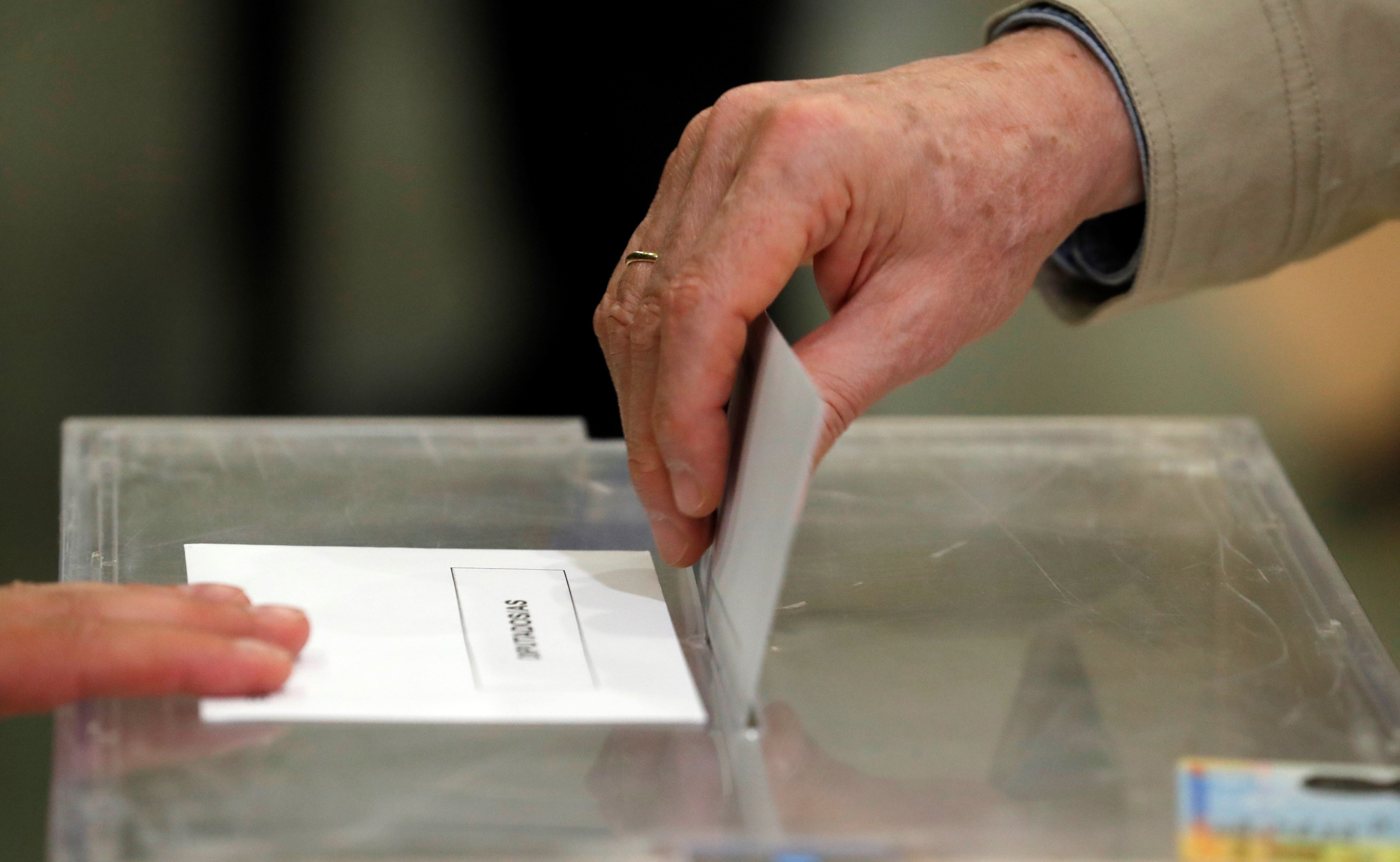 Votan en calma candidatos a la Presidencia de España