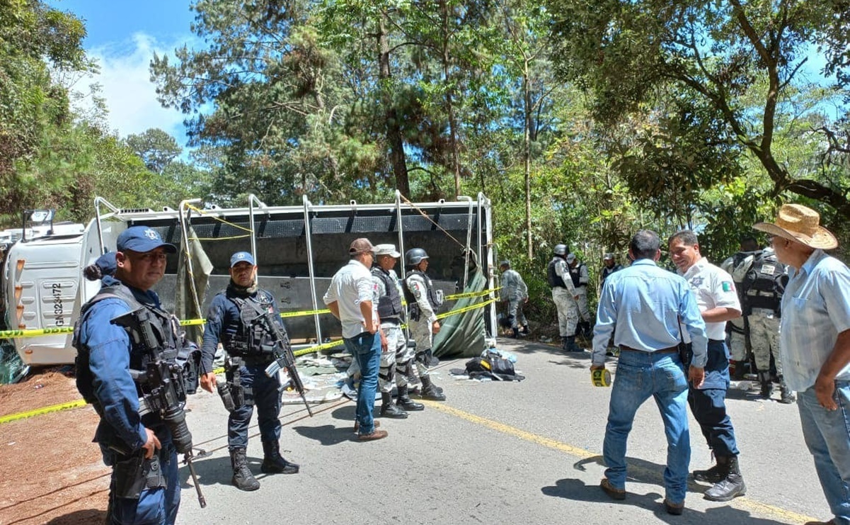 Volcadura de vehículo de la Guardia Nacional deja un muerto y 14 heridos en Oaxaca