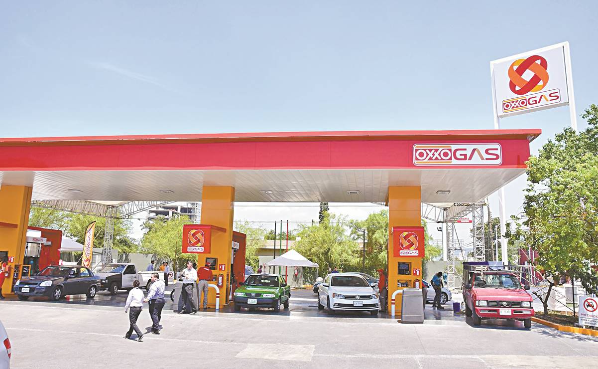 AMLO: “Oxxo sigue vendiendo la gasolina muy cara”