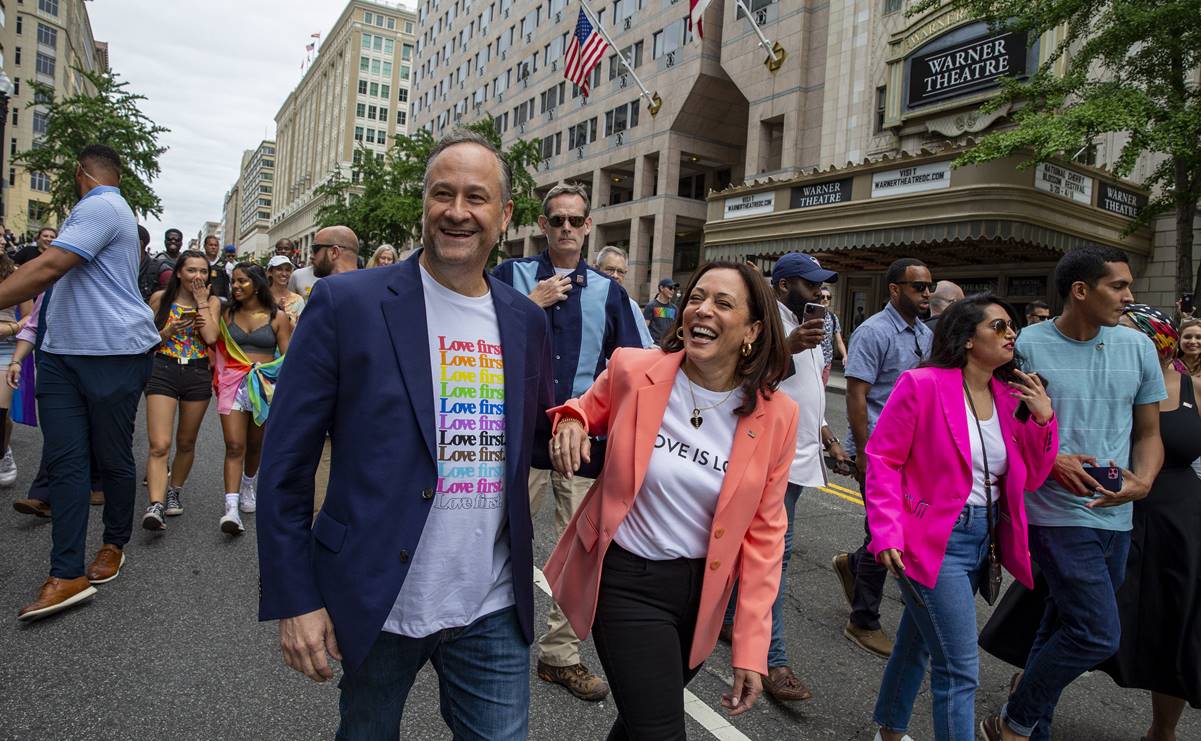 Kamala Harris se suma a una marcha por el orgullo LGBTQ+ en Washington