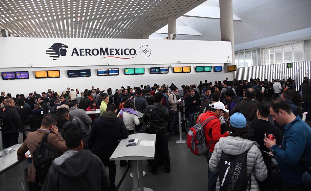 Protesta de pilotos afecta 61 vuelos de Aeroméxico
