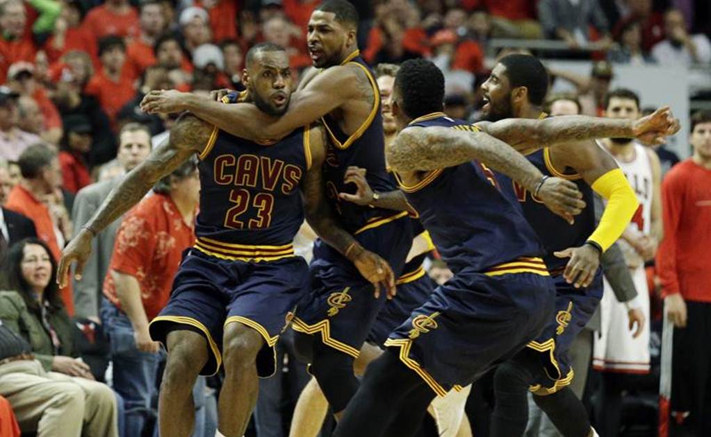 NBA: LeBron le da el triunfo a Cleveland