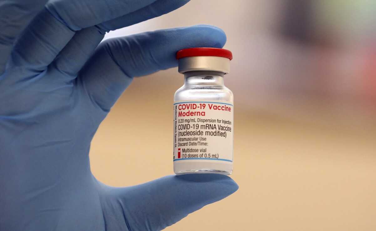 Ómicron: Moderna desarrollará dosis de refuerzo de la vacuna antiCovid para combatir la nueva variante 