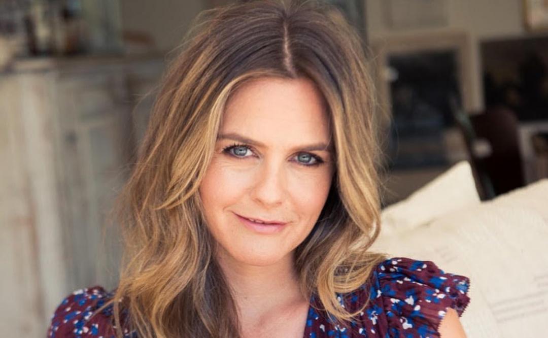 Alicia Silverstone se quita la ropa para PETA en nueva campaña