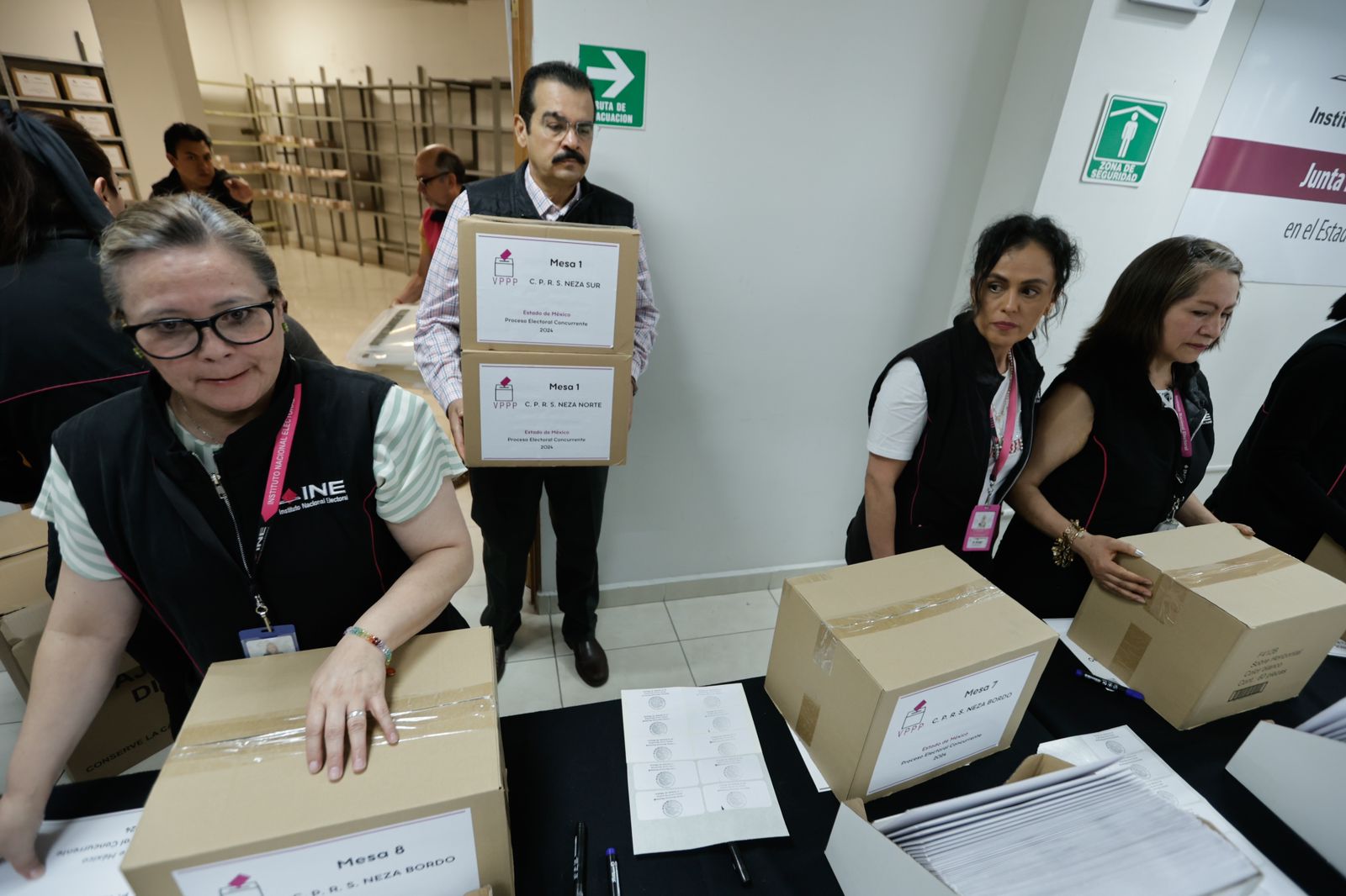 Edomex: Junta local del INE entrega documentación para voto anticipado y voto de personas en prisión preventiva