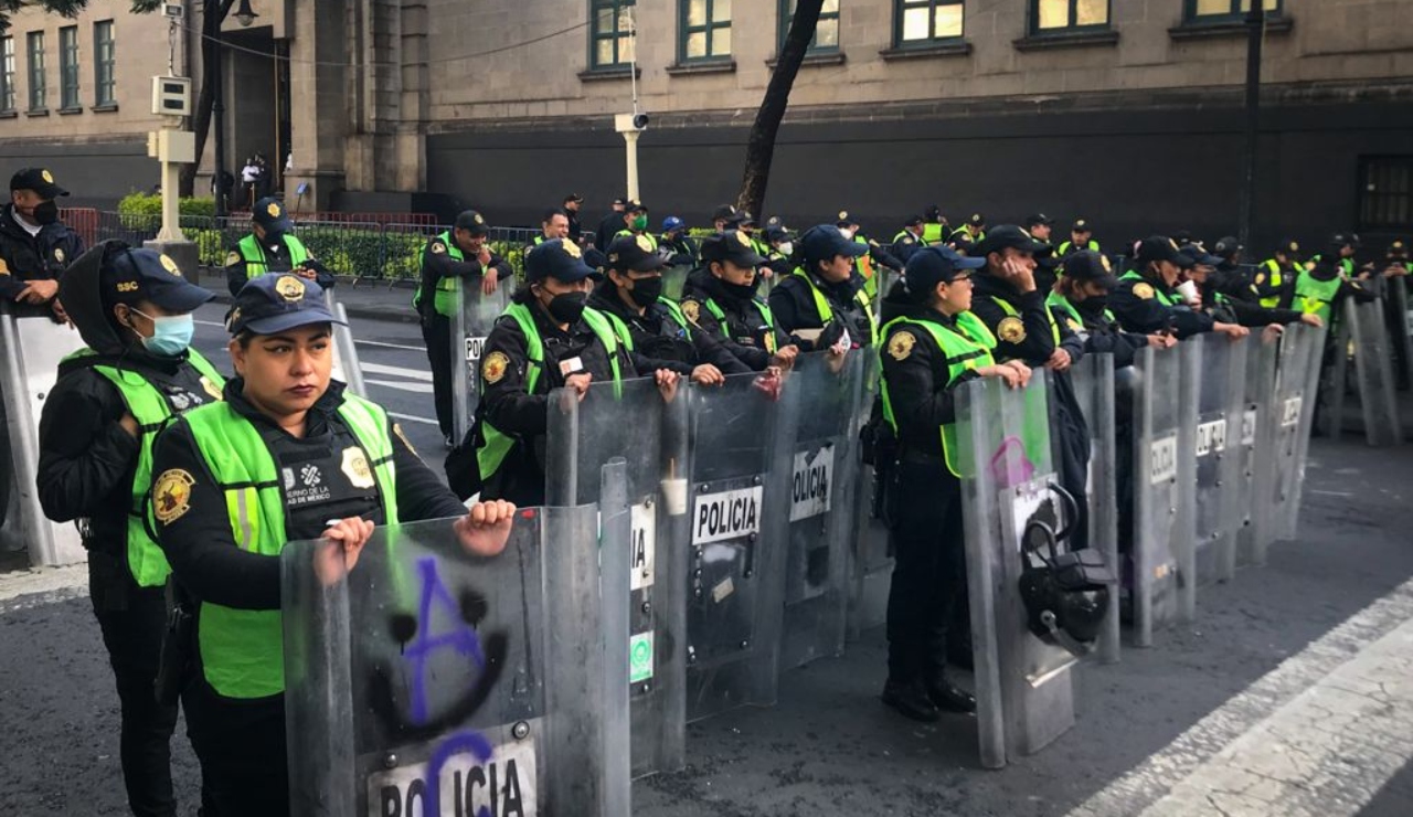 Despliegan mil policías en primer cuadro de la CDMX para vigilar Tercer Informe de AMLO