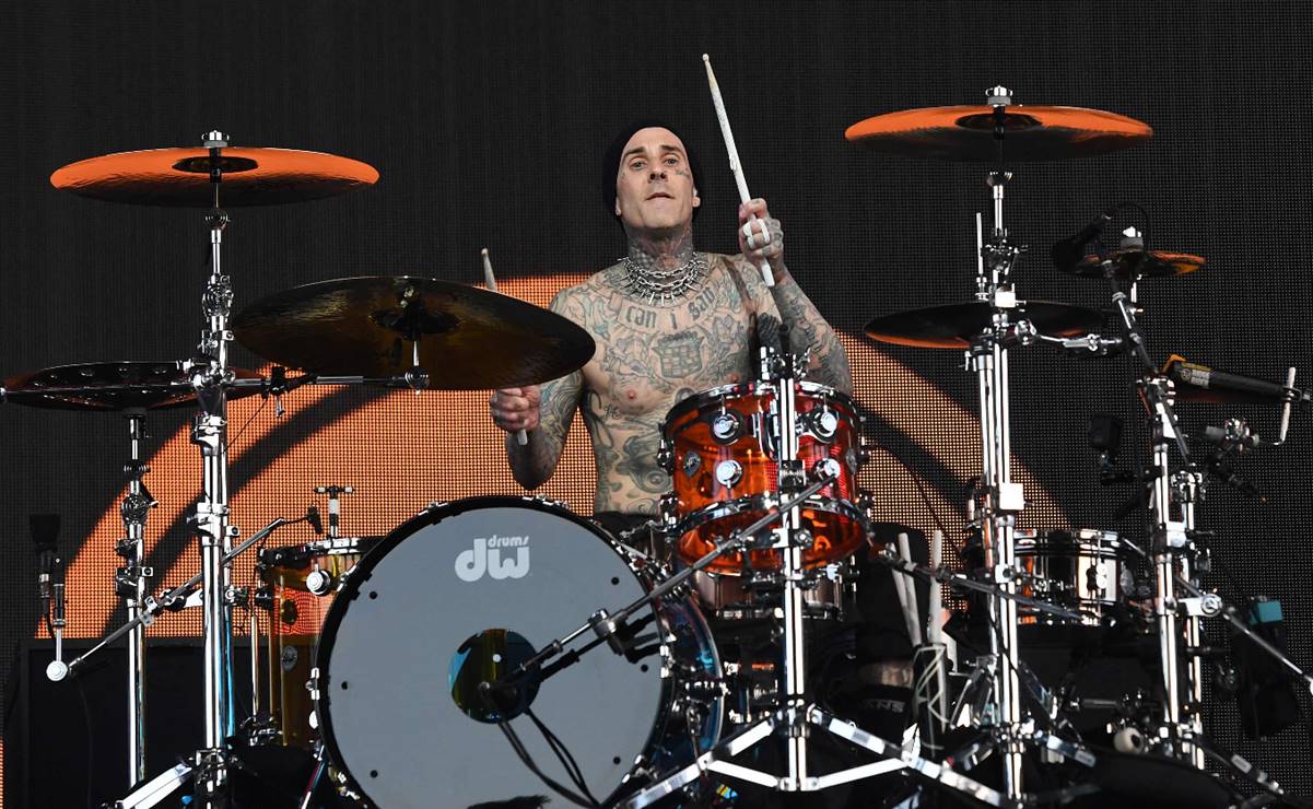 Travis Barker, de Blink-182,  sigue afectado por el accidente aéreo que sufrió hace 16 años