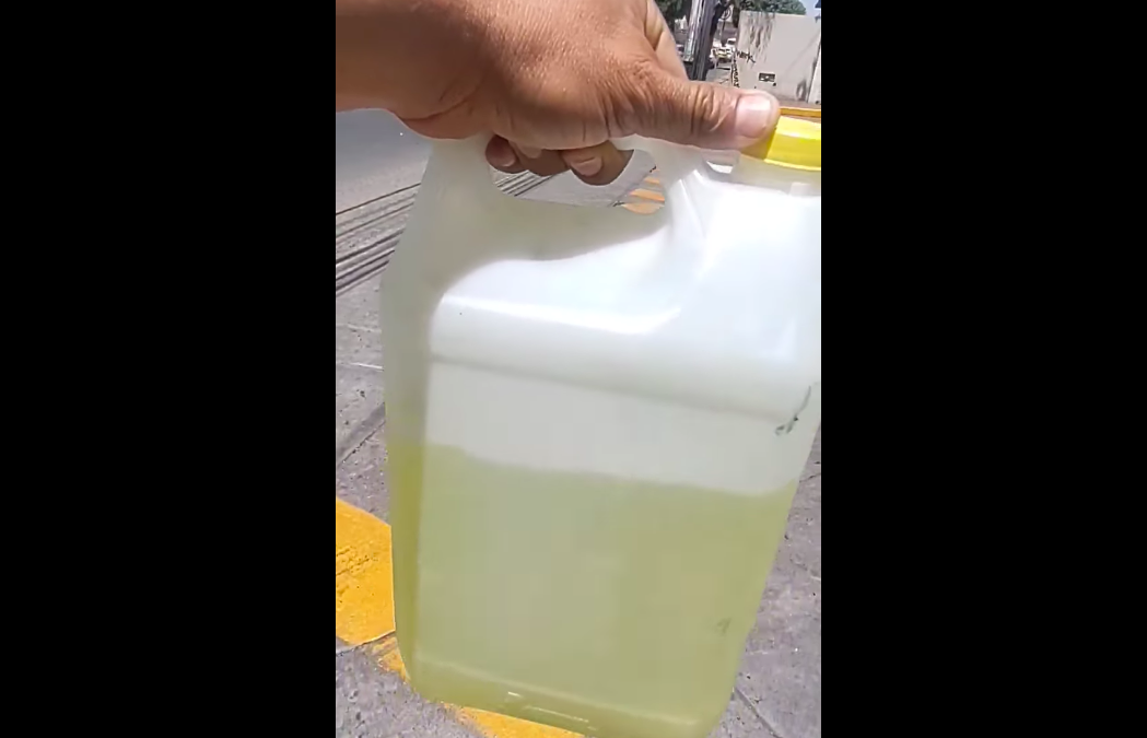 Automovilista denuncia presunto robo de gasolina en Querétaro; le faltan 250 ml a un litro 