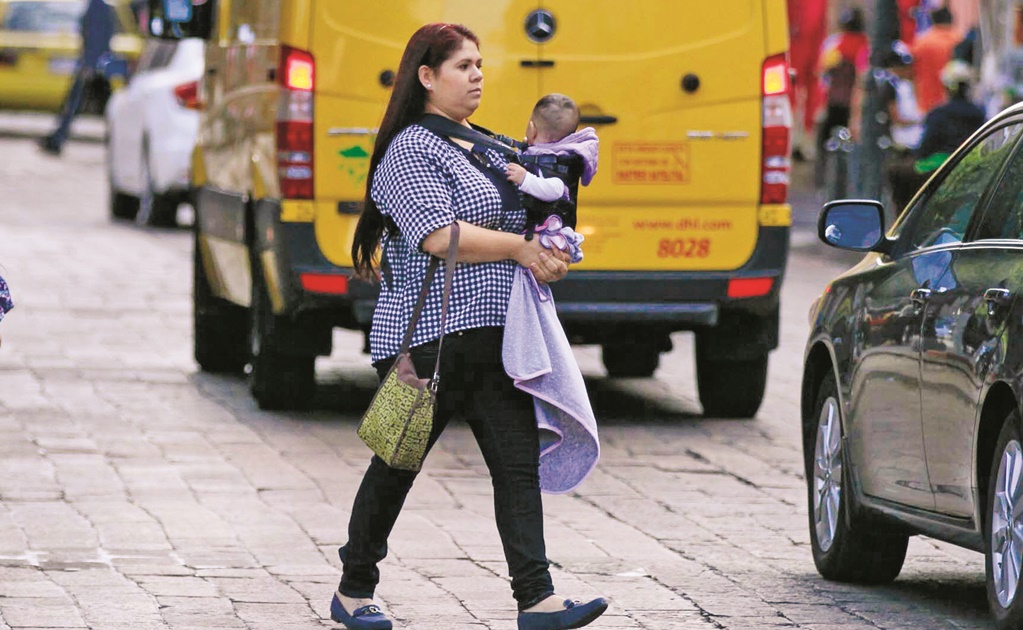 Día de las Madres logra sostener las remesas por arriba de los 5 mil mdd en mayo